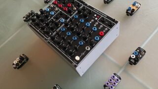 Tiny boat holding the TEXTURE SYNTH and the CHAOS.
VCF, LPG, R2R and JUMB 0HP modules are used along.
#0hp 
#mangoest 
#4umodular 
#sergemodular