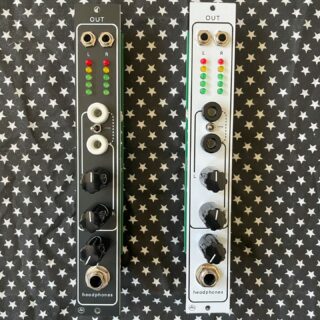 OUT is a handy 1 row interface module with master output level meter.
Switch to run in mono mode.
Headphone output.

I added a few in black and white alu panel available in the web shop.

#4umodular 
#sergemodular